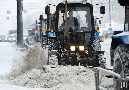 Московских трактористов поймали на имитации уборки улиц